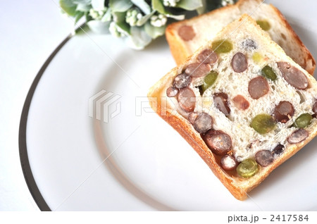 2417584