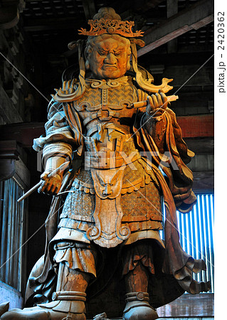 東大寺金堂の広目天立像の写真素材