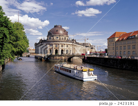 ベルリン市内の観光船 2423191
