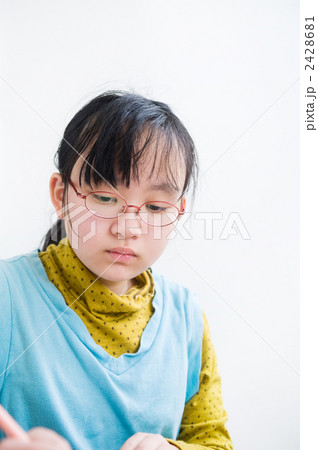 勉強中の女の子 勉強中の女の子 2428681
