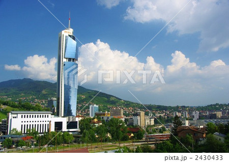 バルカン半島で最高の高層ビル、サラエボのＡＶＡＺタワー 2430433
