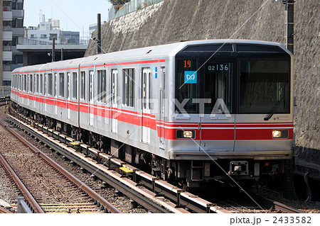 東京メトロ02系電車 丸の内線の写真素材 [2433582] - PIXTA