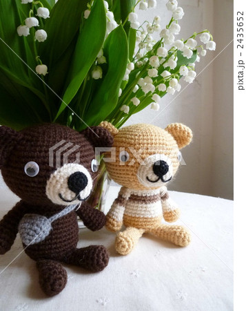 編みぐるみの仲良しクマさん 2435652