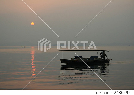 夕日と小舟 2436295
