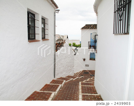 ミハスの白い街並み 2439903