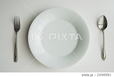 皿とスプーンとフォーク 皿とスプーンとフォーク 2440091