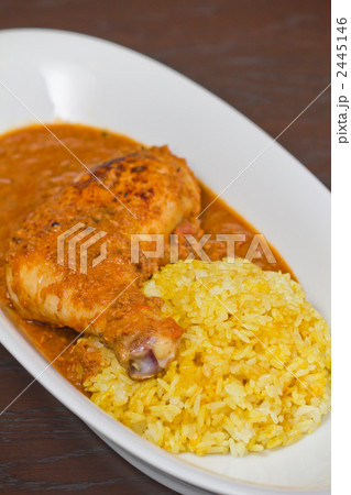 チキンとシナモン、ナッツの炊き込みご飯カレー「ダンパウ」 2445146