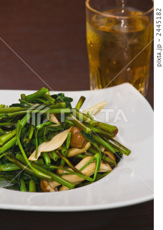 季節の青菜のニンニク炒め 季節の青菜のニンニク炒め 2445182