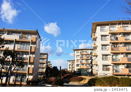 団地の青空 2453471