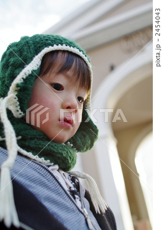 洋館と子供 洋館と子供 2454043