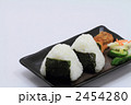 おにぎり おにぎり 2454280