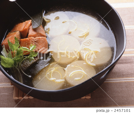 鮭と大根のお吸い物 鮭と大根のお吸い物 2457101