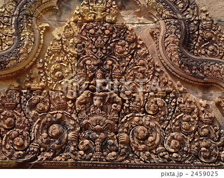 アンコール遺跡の「バンテアイ・スレイ」（シェムリアップ／カンボジア） 2459025