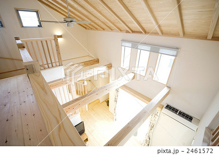 吹き抜けリビング-1 2461572