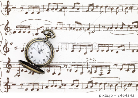 懐中時計と楽譜の写真素材