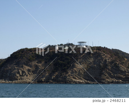 無人島「友が島」にある灯台とVOR 2468211
