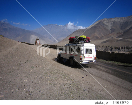 ジャルコットからジョムソンに行く途中 カリガンダキ川支流近く ジャルコットからジョムソンに行く途中 カリガンダキ川支流近く 2468970