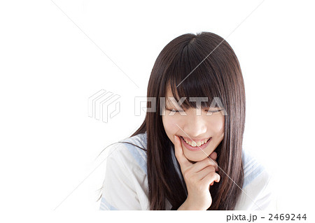 笑顔の女子学生 笑顔の女子学生 2469244