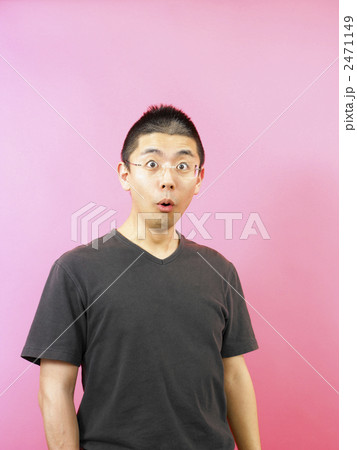 驚く男性 2471149