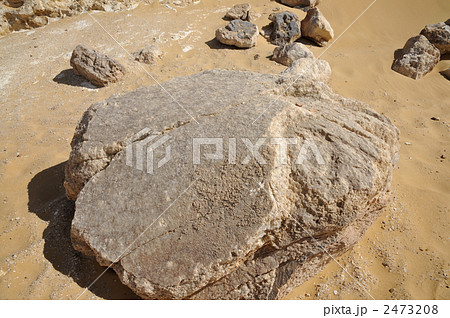 エジプト 西方砂漠 クリスタルマウンテンの石の写真素材 [2473208] - PIXTA