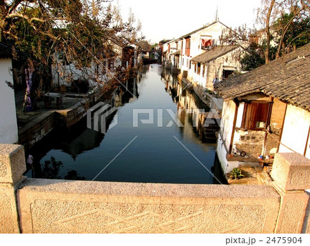 水郷都市　周荘の街並み（中国） 2475904