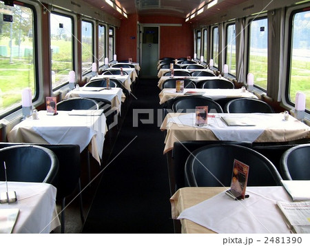 国際列車の食堂車 2481390