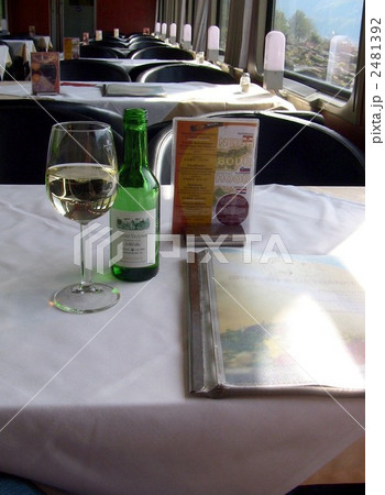 国際列車の食堂車 2481392