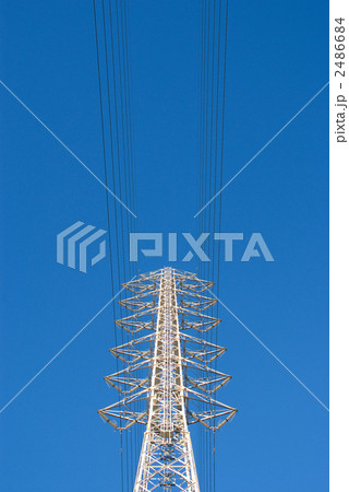 送電線と青空 2486684