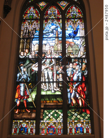 ラトビア リーガ リーガ大聖堂（ドゥァムス）のステンドグラス 2487950