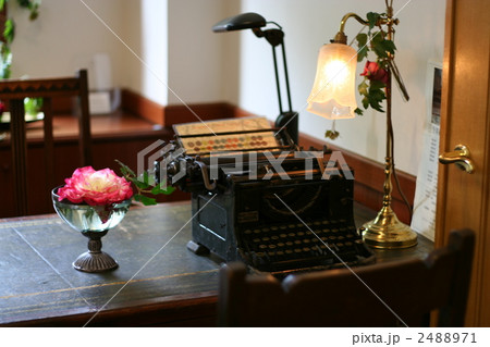 タイプライターのある書斎 タイプライターのある書斎 2488971