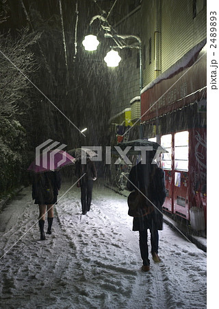 降雪の路地（d110214-114） 2489893