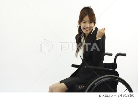働く身体障害者 2491860