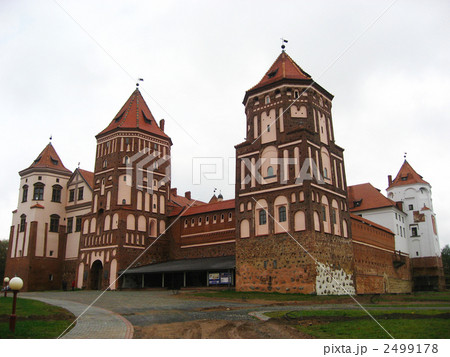 ベラルーシ ミール城の全景 2499178