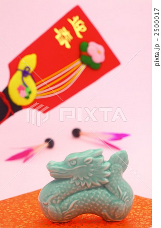 辰と羽子板 2500017