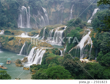 南寧郊外の徳天滝 2501823