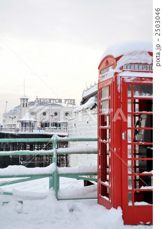 ピアと電話ボックス 2503046