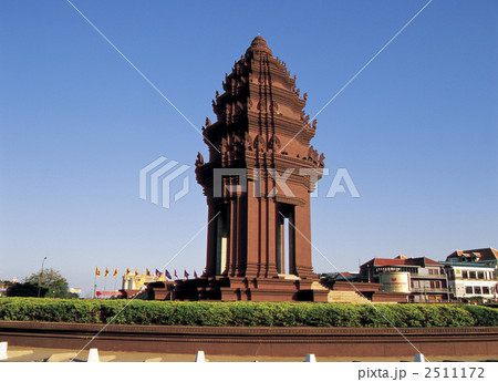 プノンペンの独立記念塔 プノンペンの独立記念塔 2511172