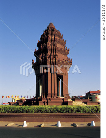 プノンペンの独立記念塔 2511173