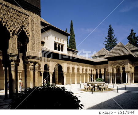 グラナダのアルハンブラ宮殿 グラナダのアルハンブラ宮殿 2517944