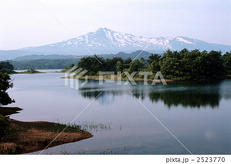 大谷地池より鳥海山を望む 2523770