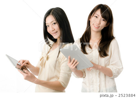 タブレットPCと女性 2523884