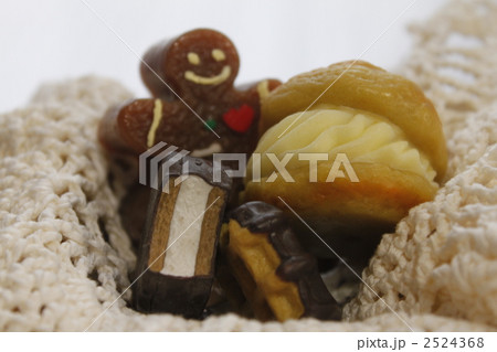 SWEETS 2524368