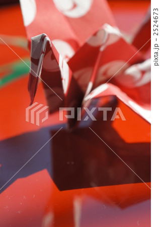 赤い折り鶴 赤い折り鶴 2524673