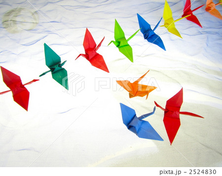 折り鶴の連なり／よこ１ 2524830