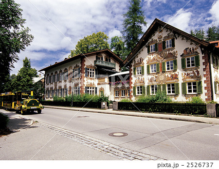 壁絵の町　オーバーアマガウ 2526737