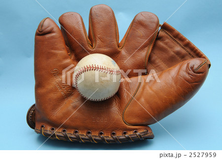 古いグローブ 球技 野球の写真素材 [2527959] - PIXTA