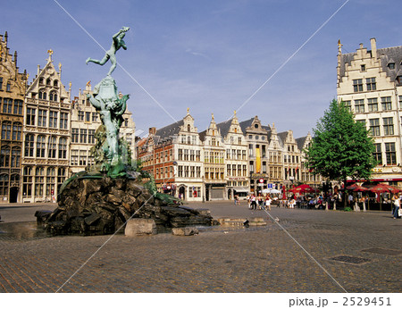 アントワープのグローテマルクト 2529451