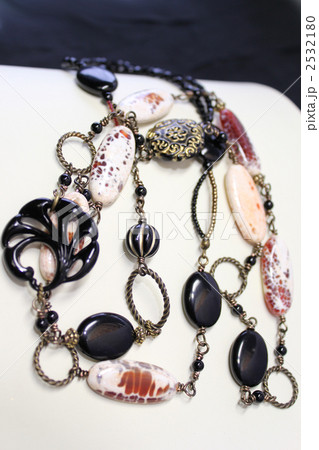 オニキスとファイヤーアゲートのネックレス 2532180