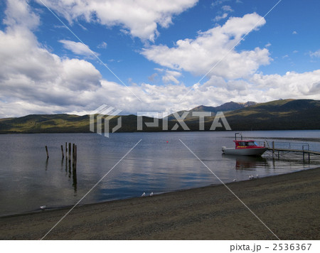ニュージーランドのテアナウ湖畔 2536367