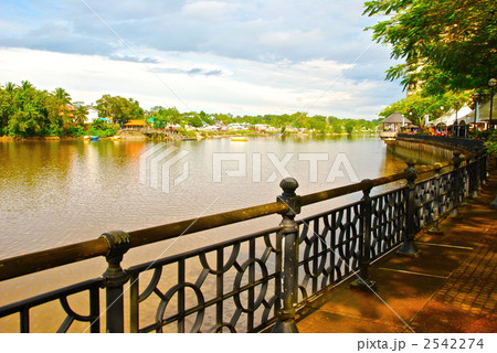 サラワク川（クチン／東マレーシア･ボルネオ島） 2542274